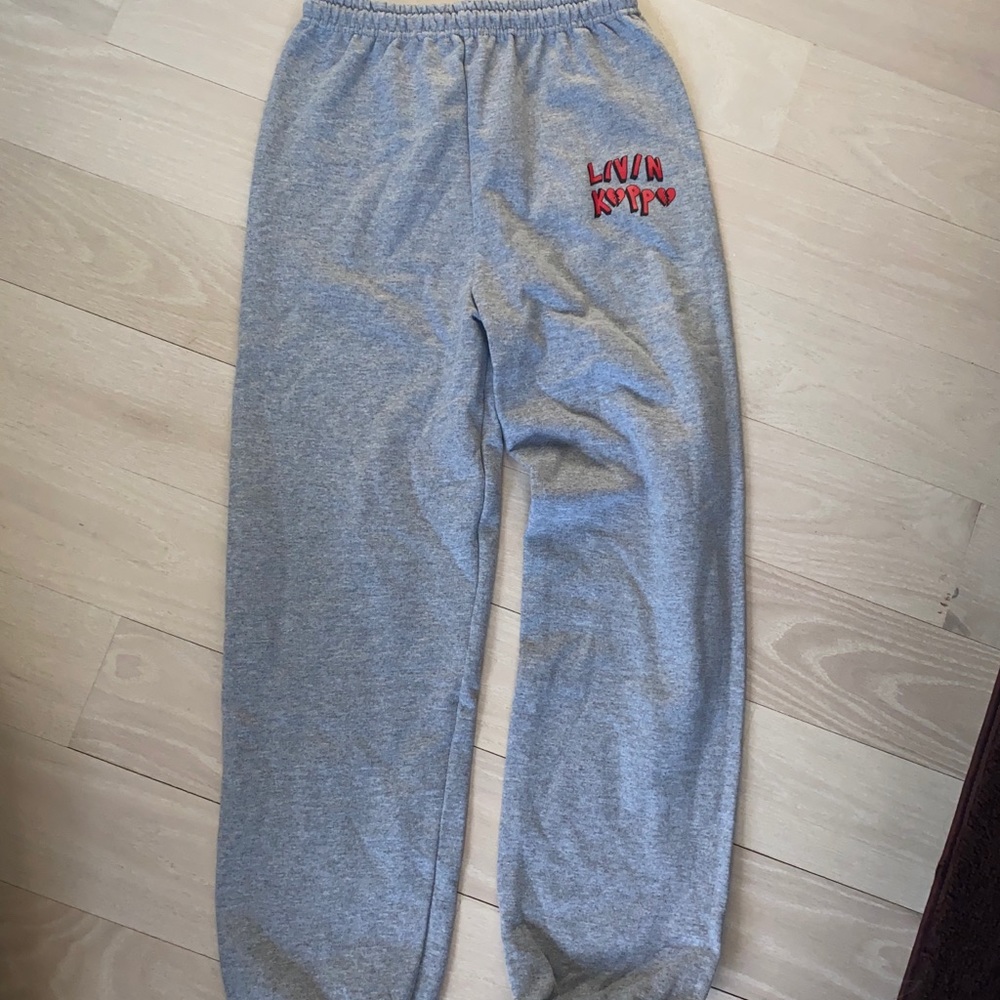 LIVIN’ KAPPA SWEATPANTS